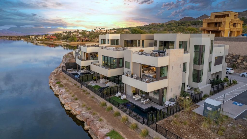 Shoreline Lake Las Vegas - by Blue Heron