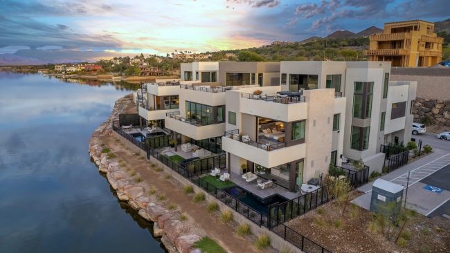 Shoreline Lake Las Vegas - by Blue Heron